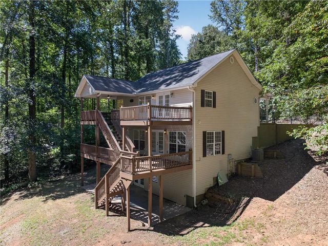 825 Rue Fluer De Lis, Lavonia, GA 30553