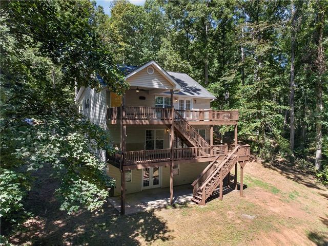 825 Rue Fluer De Lis, Lavonia, GA 30553