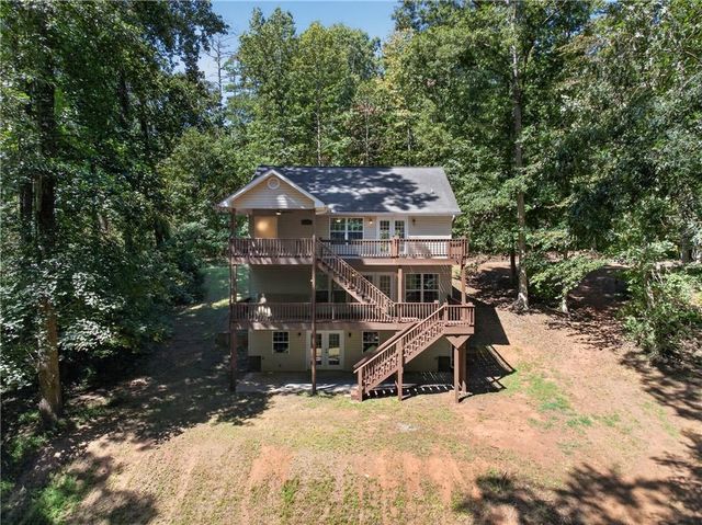 825 Rue Fluer De Lis, Lavonia, GA 30553