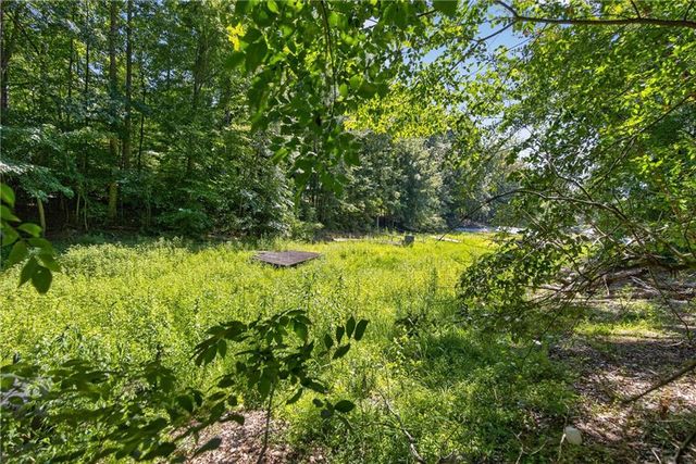 825 Rue Fluer De Lis, Lavonia, GA 30553