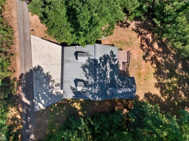 825 Rue Fluer De Lis, Lavonia, GA 30553