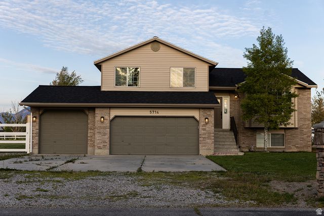 5714 S 6950 W, Hooper, UT 84315