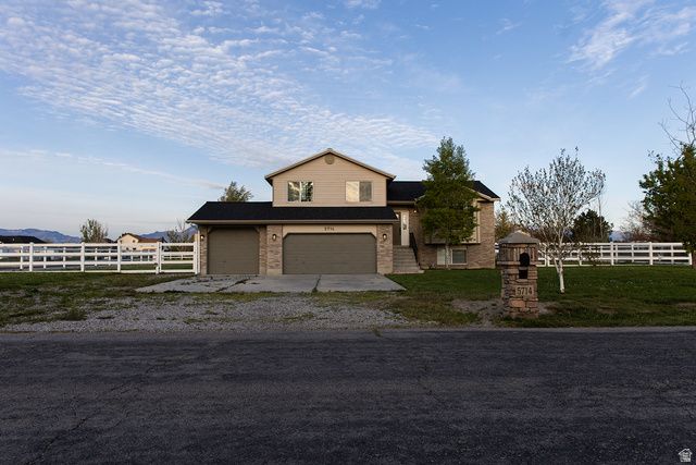5714 S 6950 W, Hooper, UT 84315