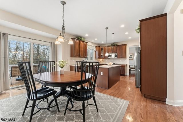 26 Rouser Way, Hillsborough Twp., NJ 08844