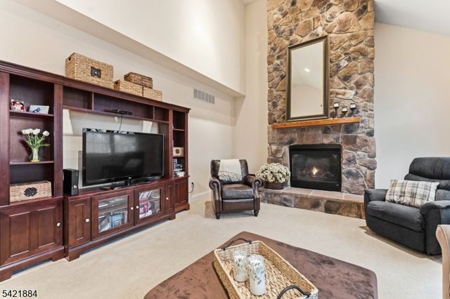 26 Rouser Way, Hillsborough Twp., NJ 08844