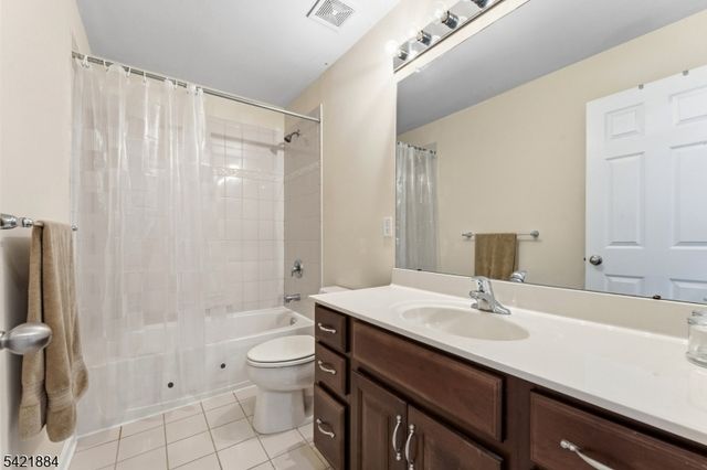 26 Rouser Way, Hillsborough Twp., NJ 08844