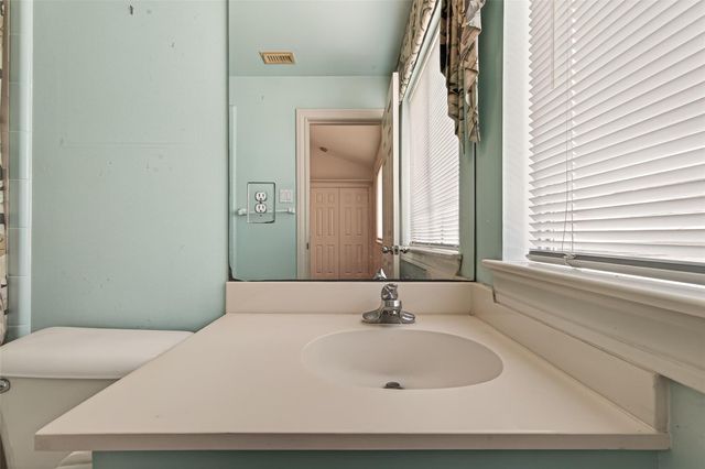 5437 Loch Lomond Drive, Houston, TX 77096