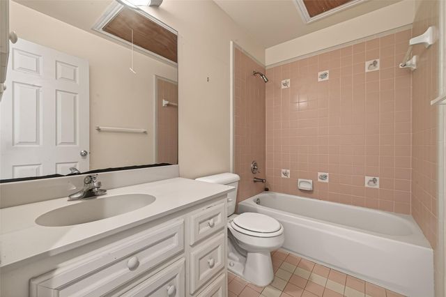 5437 Loch Lomond Drive, Houston, TX 77096