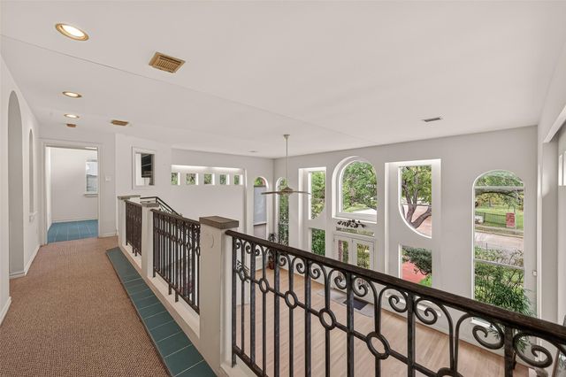 5437 Loch Lomond Drive, Houston, TX 77096