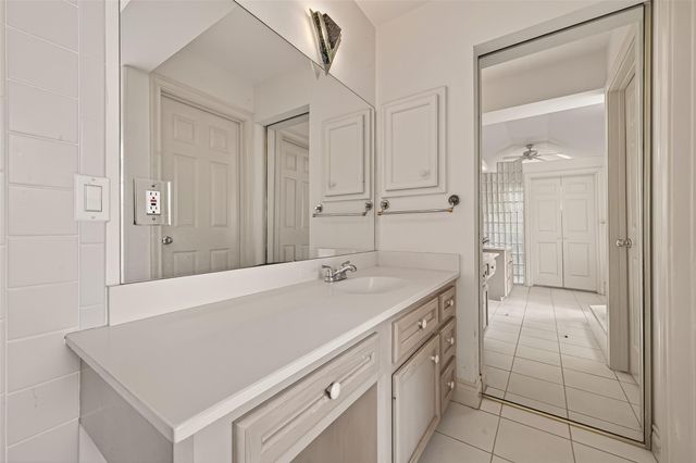 5437 Loch Lomond Drive, Houston, TX 77096