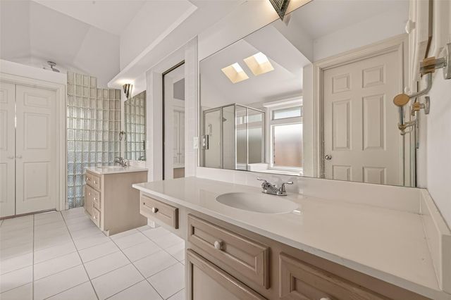 5437 Loch Lomond Drive, Houston, TX 77096