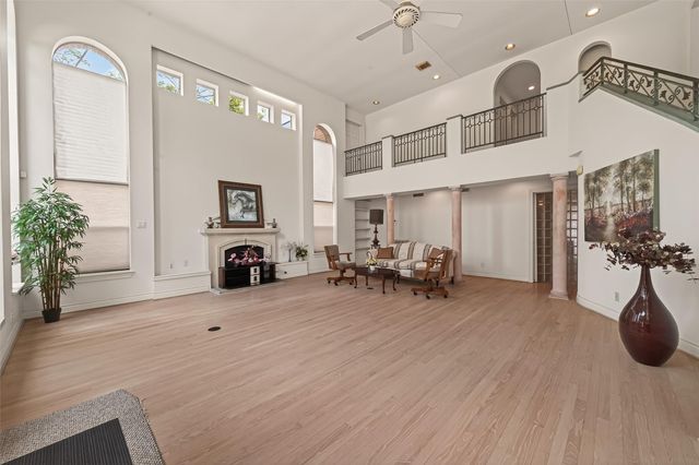 5437 Loch Lomond Drive, Houston, TX 77096