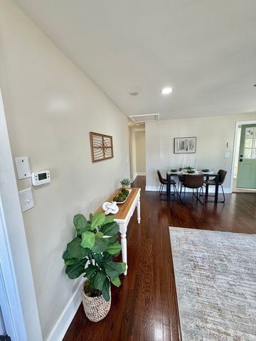 26 Mt. Tom Ave, Easthampton, MA 01027
