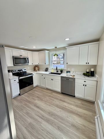 26 Mt. Tom Ave, Easthampton, MA 01027