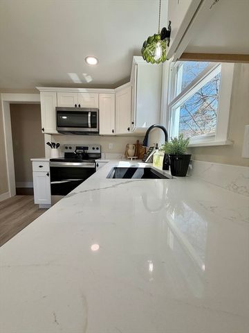 26 Mt. Tom Ave, Easthampton, MA 01027