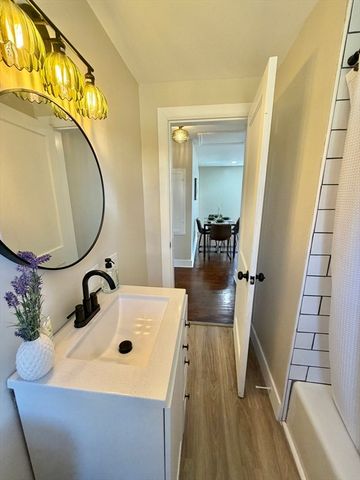 26 Mt. Tom Ave, Easthampton, MA 01027