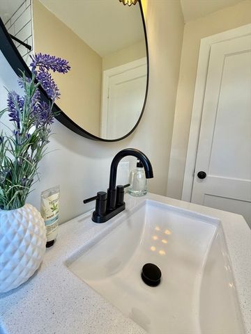 26 Mt. Tom Ave, Easthampton, MA 01027