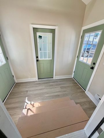 26 Mt. Tom Ave, Easthampton, MA 01027