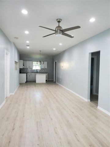 6815 Sidney, Houston, TX 77021