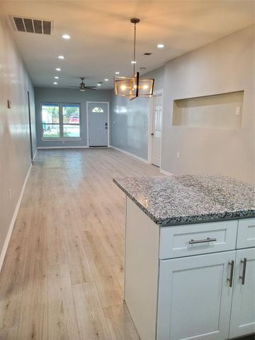 6815 Sidney, Houston, TX 77021