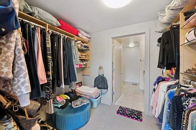 215 10th Avenue S 112, Minneapolis, MN 55415