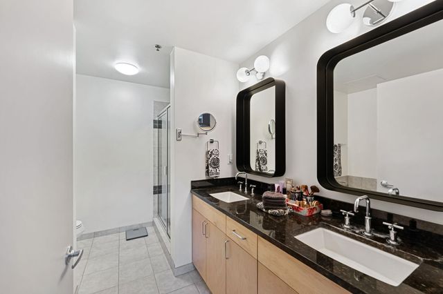 215 10th Avenue S 112, Minneapolis, MN 55415