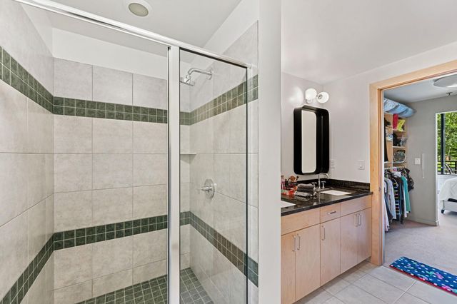 215 10th Avenue S 112, Minneapolis, MN 55415