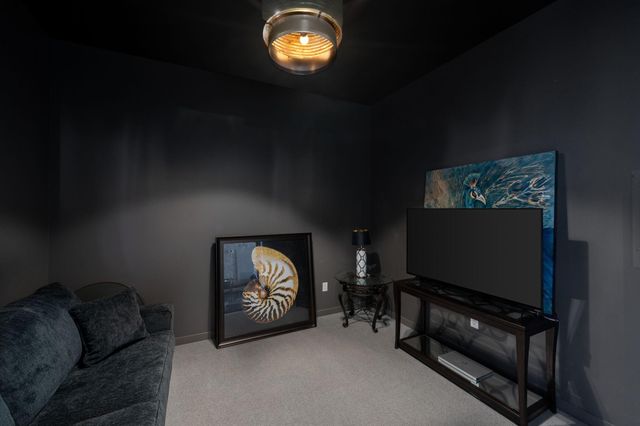 215 10th Avenue S 112, Minneapolis, MN 55415