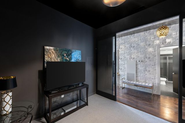 215 10th Avenue S 112, Minneapolis, MN 55415