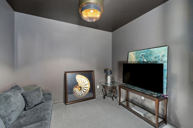 215 10th Avenue S 112, Minneapolis, MN 55415