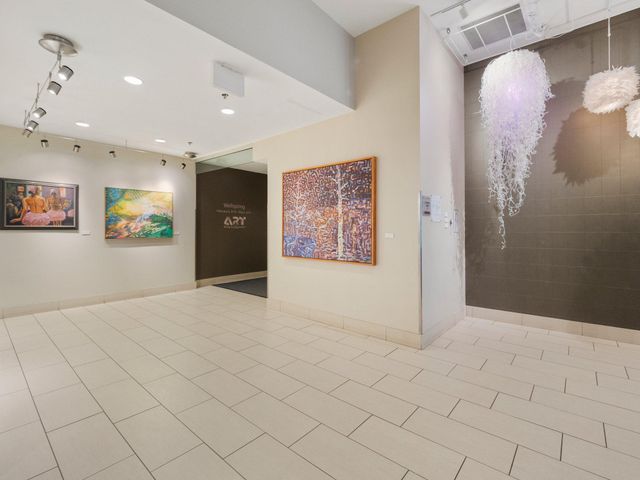 215 10th Avenue S 112, Minneapolis, MN 55415