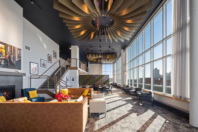 215 10th Avenue S 112, Minneapolis, MN 55415