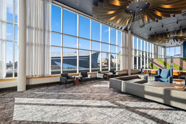 215 10th Avenue S 112, Minneapolis, MN 55415