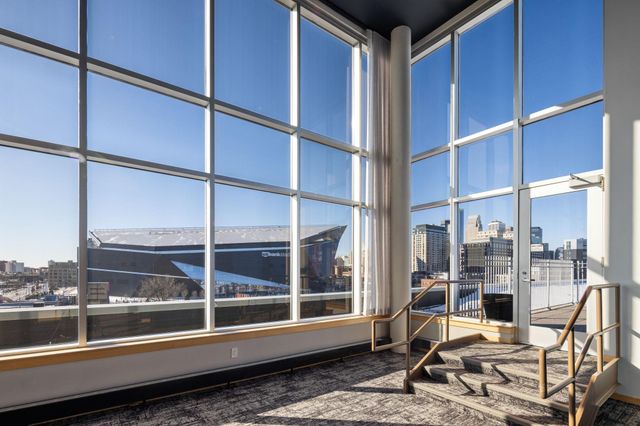 215 10th Avenue S 112, Minneapolis, MN 55415