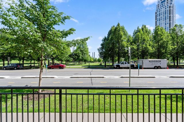 215 10th Avenue S 112, Minneapolis, MN 55415