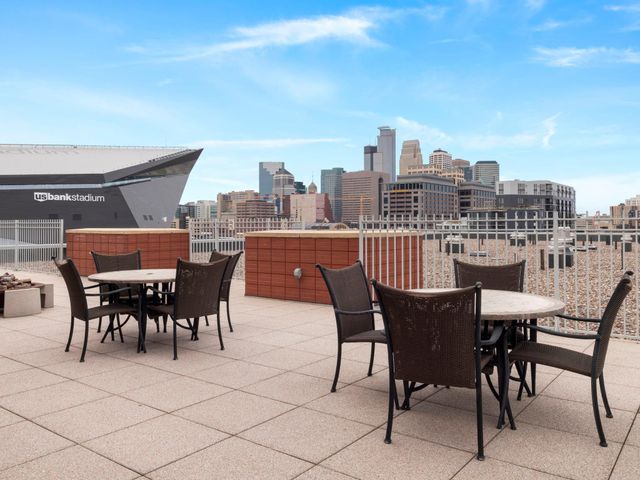 215 10th Avenue S 112, Minneapolis, MN 55415