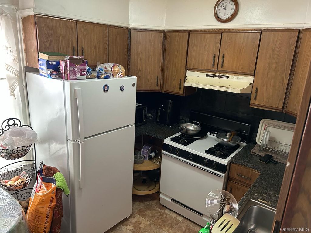 17052 Cedarcroft Road, Jamaica, NY 11432 — photo 4