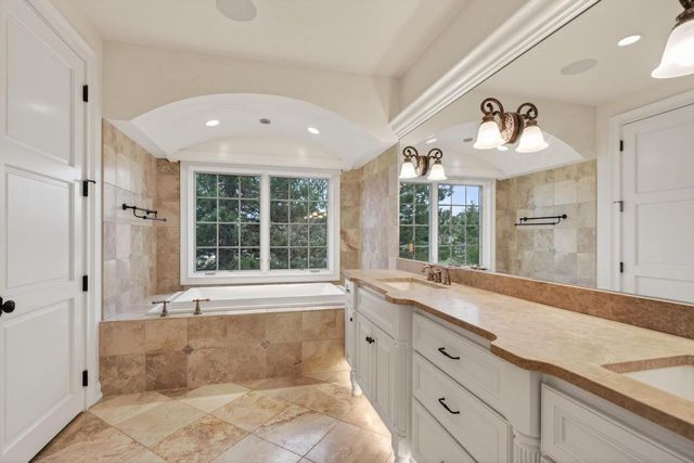 14095 N Pine Bluff ROAD, Mequon, WI 53097
