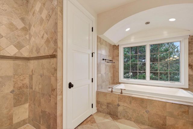 14095 N Pine Bluff ROAD, Mequon, WI 53097