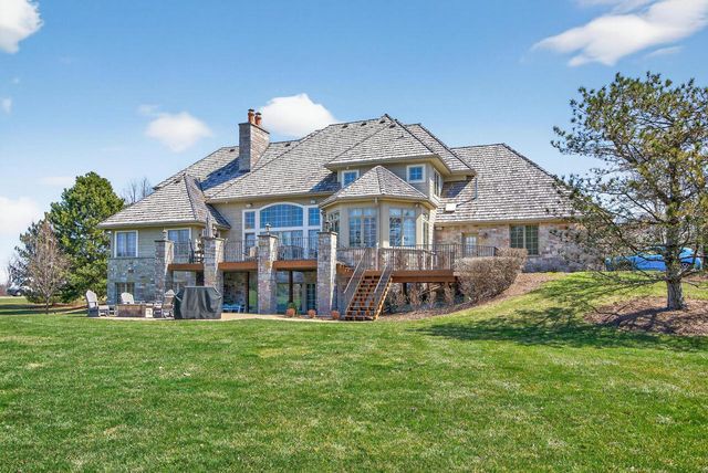 14095 N Pine Bluff ROAD, Mequon, WI 53097