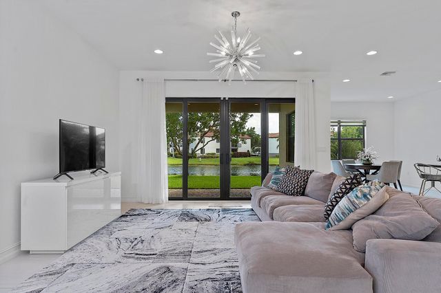 11824 SW 13th Court, Pembroke Pines, FL 33025