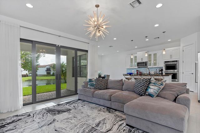 11824 SW 13th Court, Pembroke Pines, FL 33025
