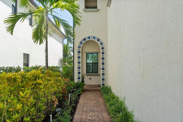 11824 SW 13th Court, Pembroke Pines, FL 33025