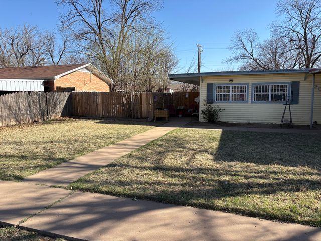 2009 46th Street, Lubbock, TX 79412