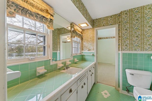 876 TWIN LAKE DRIVE NE, Birmingham, AL 35215