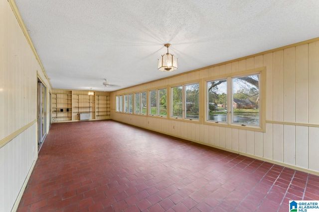 876 TWIN LAKE DRIVE NE, Birmingham, AL 35215