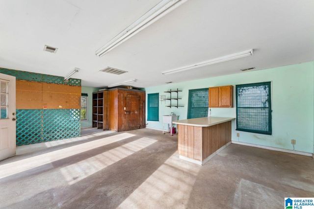 876 TWIN LAKE DRIVE NE, Birmingham, AL 35215