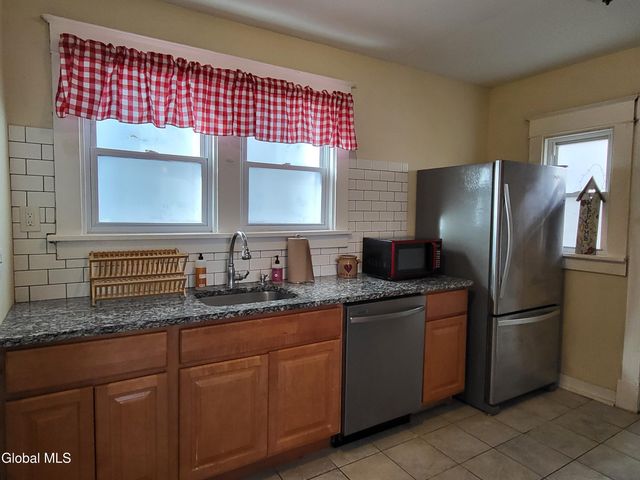 9 Putnam Street, Brunswick, NY 12180