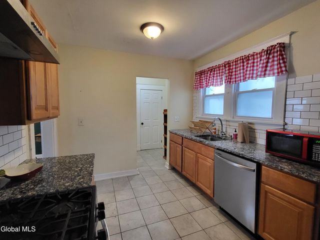 9 Putnam Street, Brunswick, NY 12180