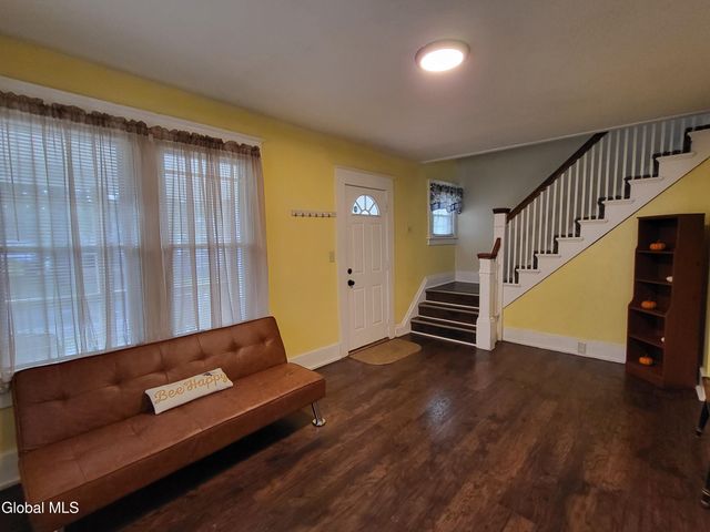 9 Putnam Street, Brunswick, NY 12180